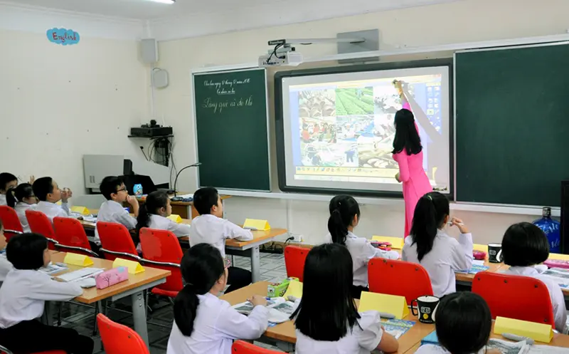 bảng tương tác thông minh – học mà chơi, chơi mà học